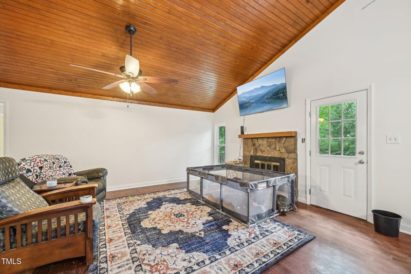103 Lakeway Ct, Cary, NC 27511