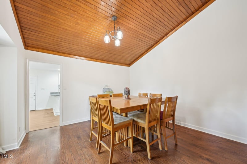 103 Lakeway Ct, Cary, NC 27511