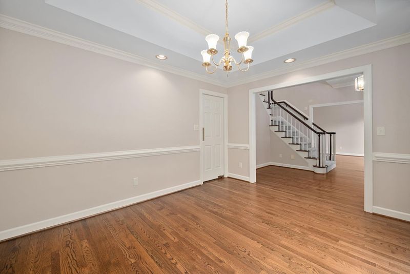 103 Large Oaks Dr, Cary, NC 27518