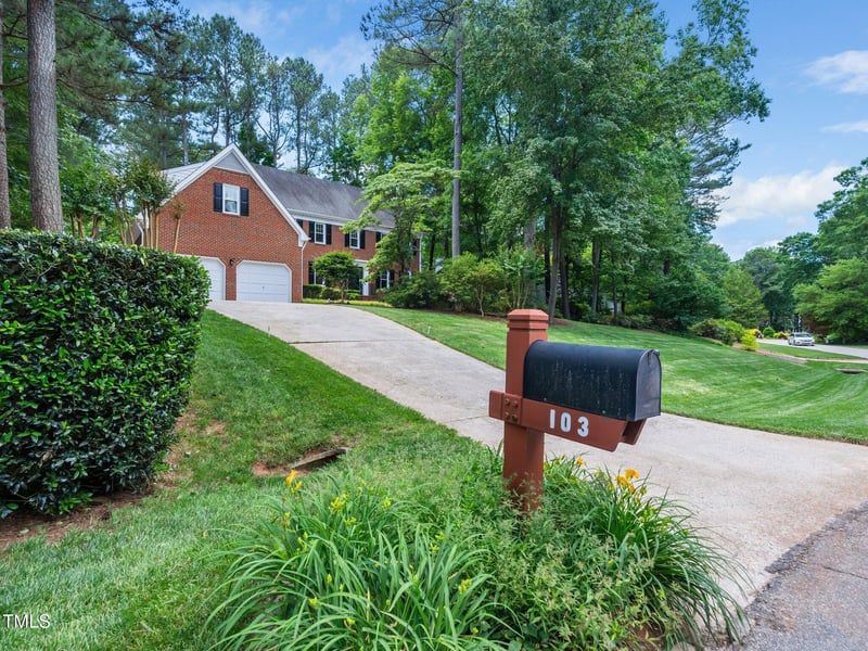 103 Lochwood West Dr, Cary, NC 27518