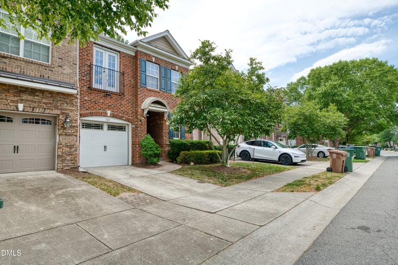 103 Longchamp Ln, Cary, NC 27519