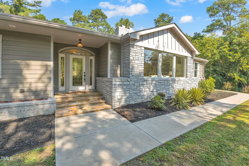 103 Longview Lake Dr, Raleigh, NC 27610