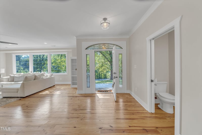103 Longview Lake Dr, Raleigh, NC 27610