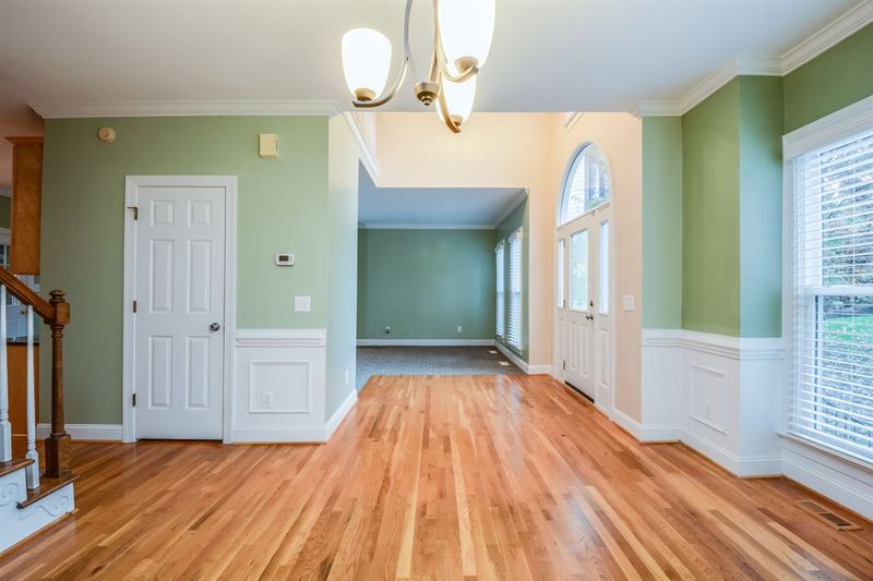 103 Madrigal Ct, Cary, NC 27513