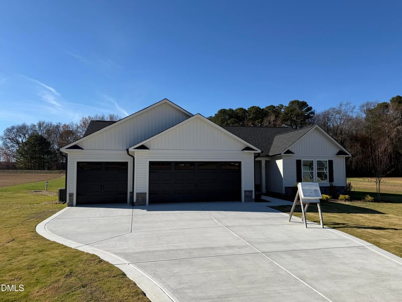 103 Maxwell Farm Ln, Selma, NC 27576