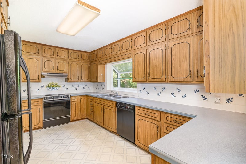 103 Meadowbrook Dr, Smithfield, NC 27577