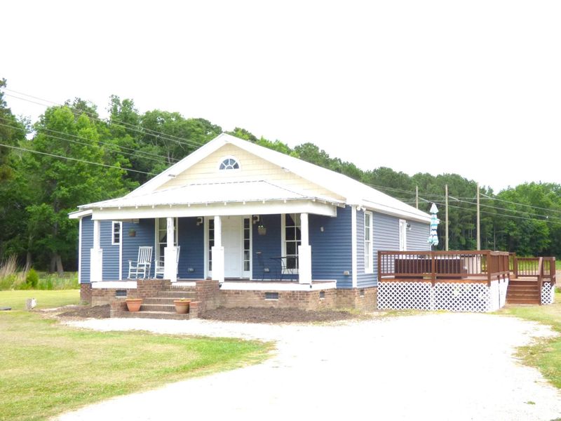 103 Mr B St, Selma, NC 27576