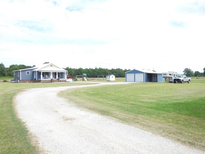 103 Mr B St, Selma, NC 27576
