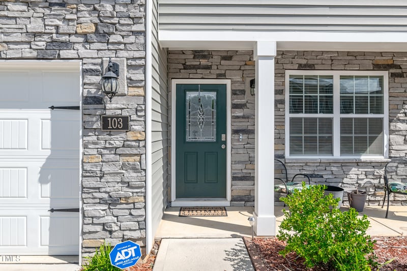 103 Norris Creek Dr, Clayton, NC 27527