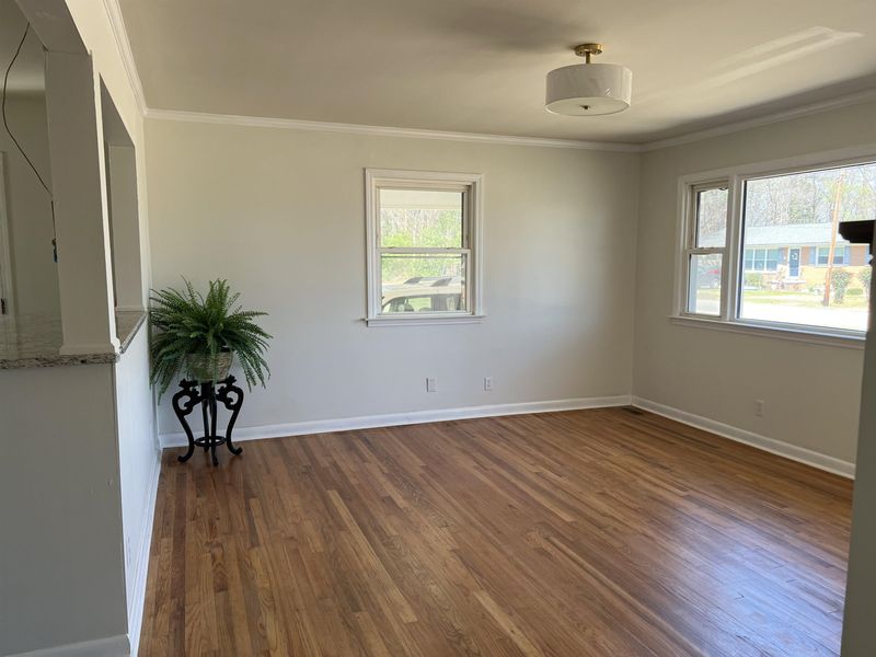 103 Oakdale Dr, Dunn, NC 28334
