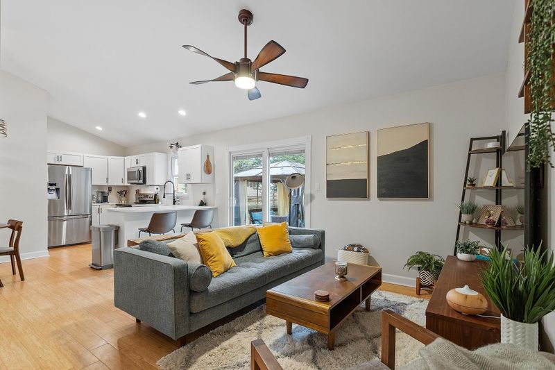 103 Oberon Ct, Cary, NC 27513