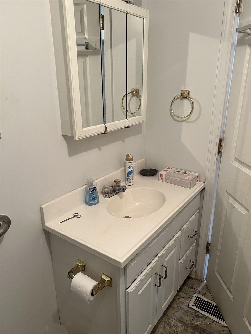 103 S Orange St, Coats, NC 27521
