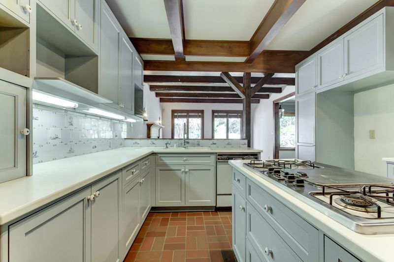 103 Pasquotank Dr, Raleigh, NC 27609