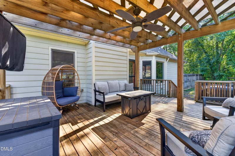 103 Pinewood Dr, Apex, NC 27502