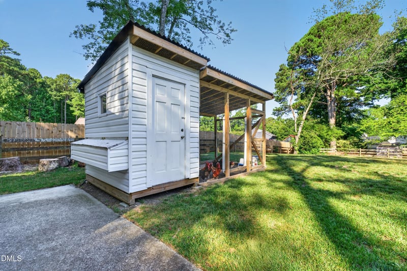 103 Pinewood Dr, Apex, NC 27502