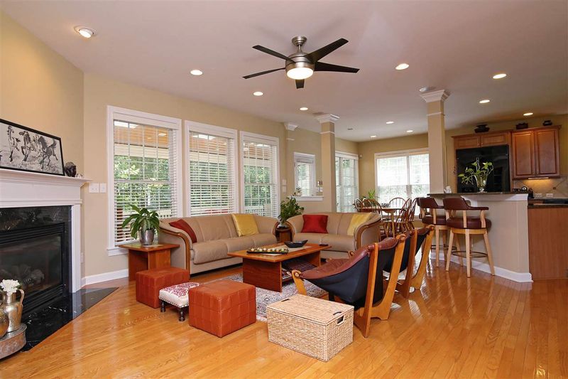 103 Randolph Ct, Chapel Hill, NC 27516
