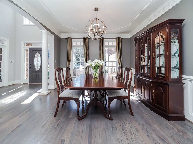 103 Reinhold Ln, Cary, NC 27513