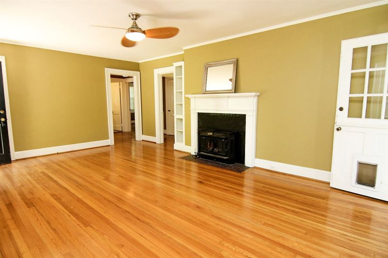103 E Riverside Dr, Smithfield, NC 27577