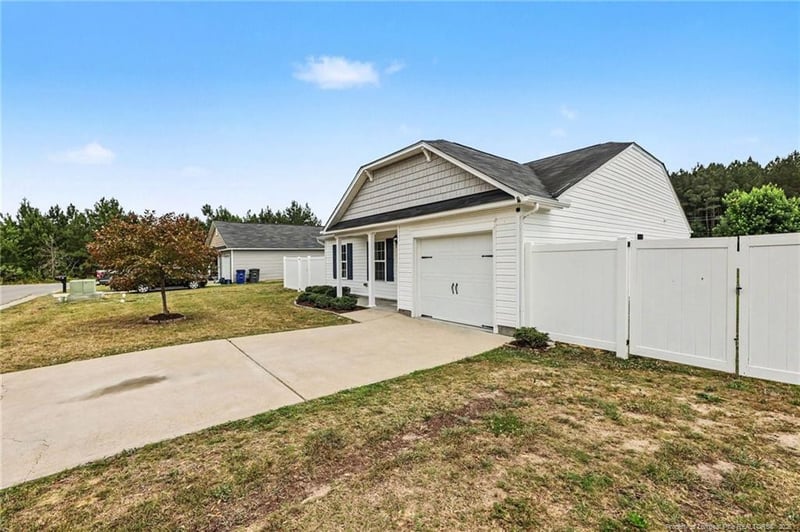 103 Sampson Ct, Selma, NC 27576