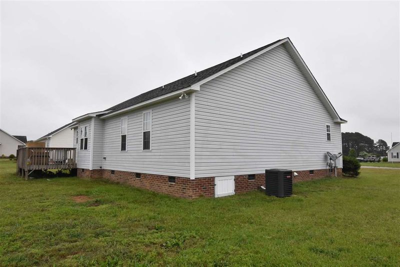 103 Sharon Dr, Selma, NC 27576