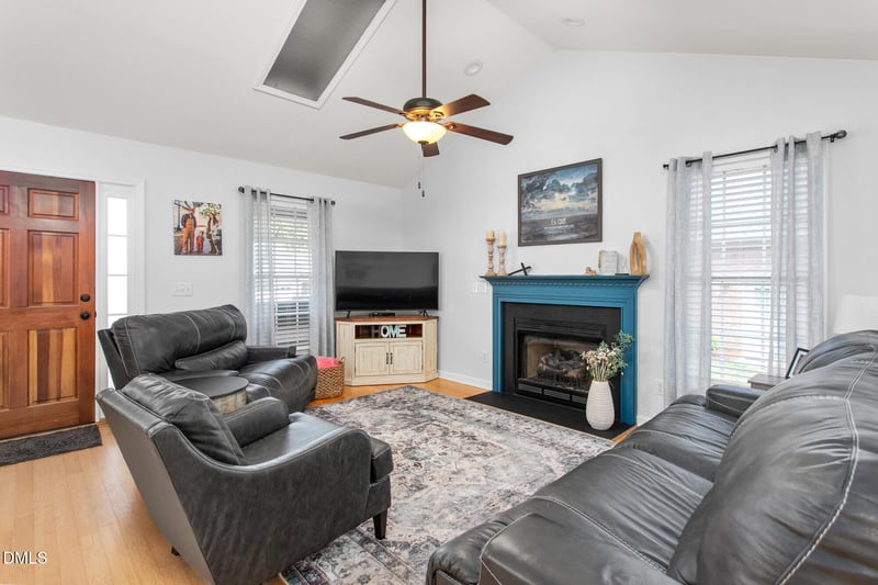 103 Somerset Ct, Mebane, NC 27302