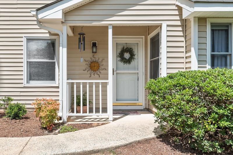 103 Standish Dr, Chapel Hill, NC 27517