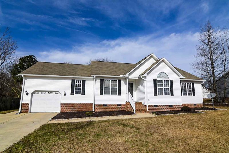 103 Thompson Dr, Selma, NC 27576