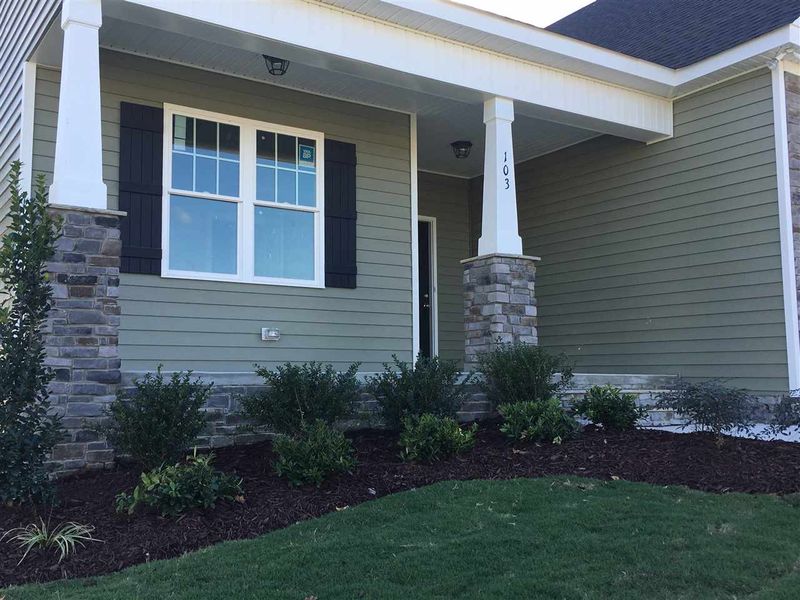 103 Thurman Dr, Selma, NC 27576