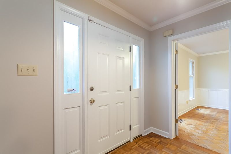 103 Timberlyne Ct, Chapel Hill, NC 27514