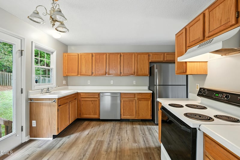 103 Town Creek Dr, Cary, NC 27519