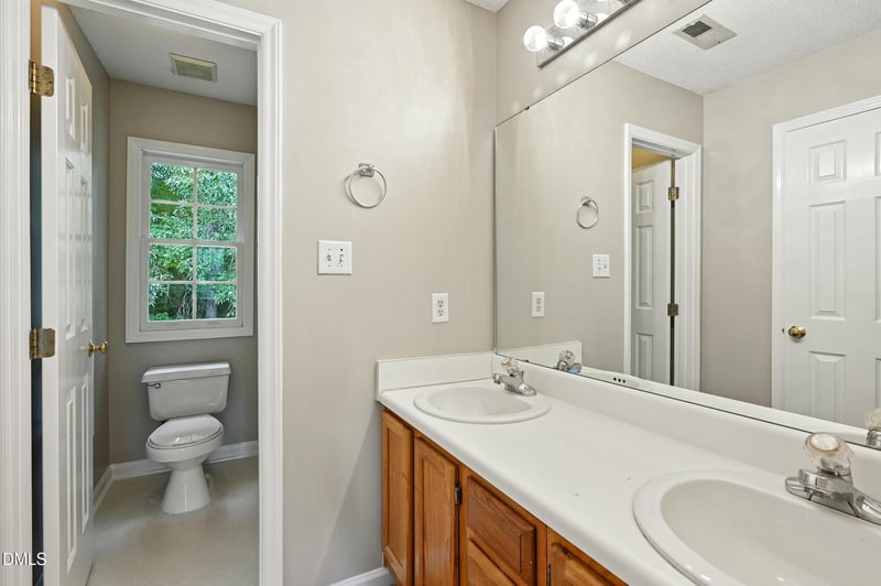 103 Town Creek Dr, Cary, NC 27519