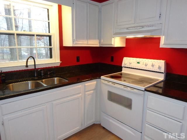 103 Trappers Run Dr, Cary, NC 27513