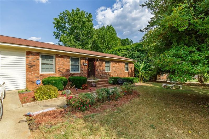 103 Walker Ct, Mebane, NC 27302