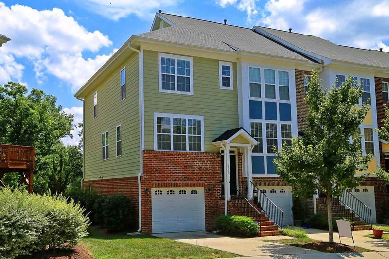 1030 Summerhouse Rd, Cary, NC 27519