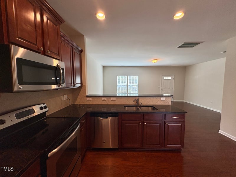 1031 Ileagnes Rd, Raleigh, NC 27603