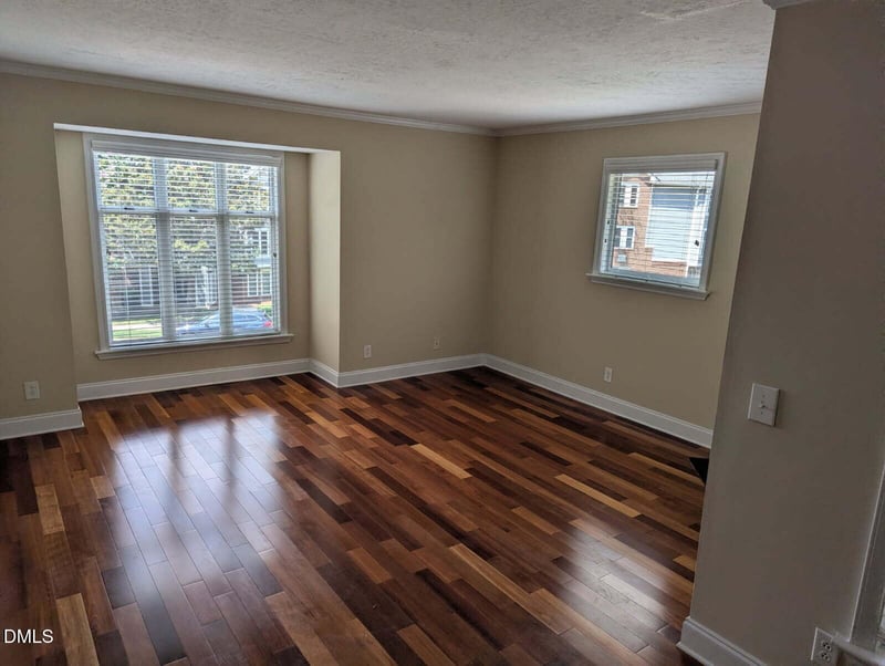 1031 Nicholwood Dr #203, Raleigh, NC 27605