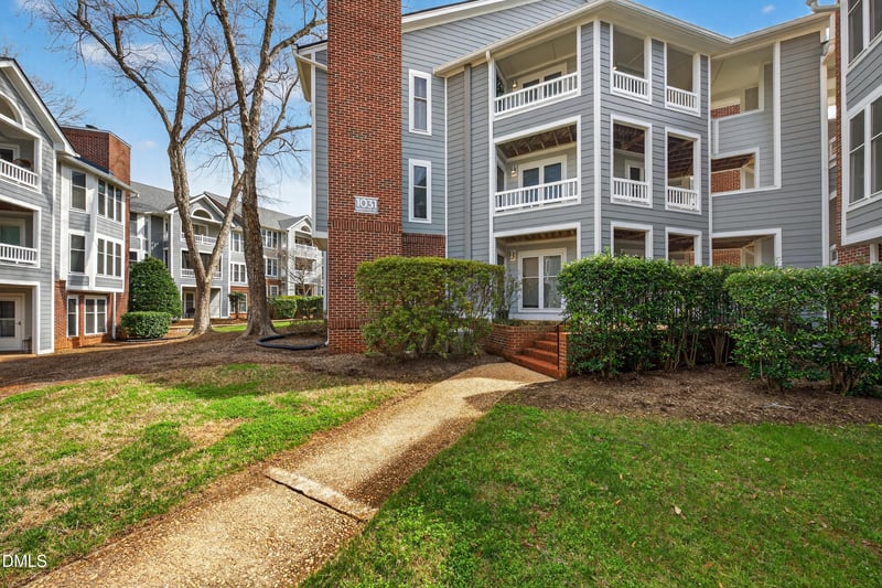 1031 Wirewood Dr #202, Raleigh, NC 27605