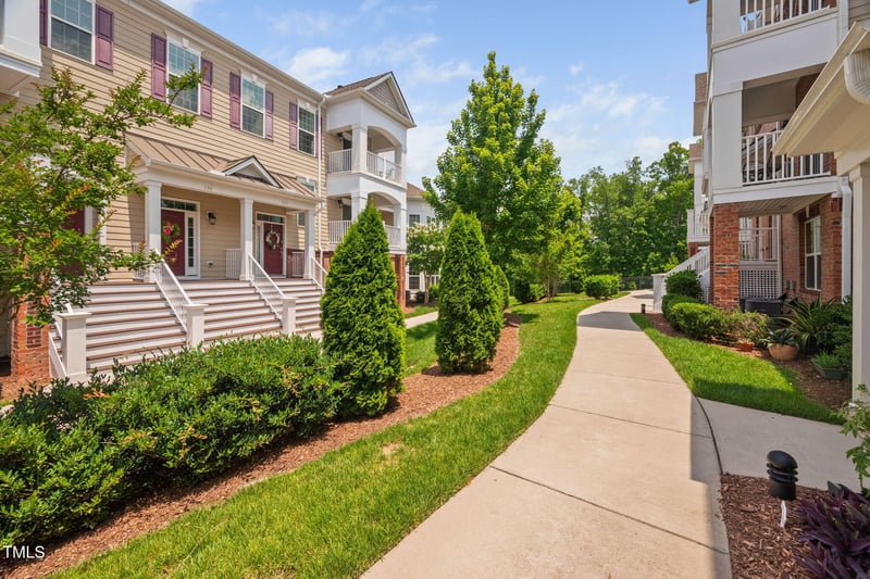 10310 Sablewood Dr #111, Raleigh, NC 27617