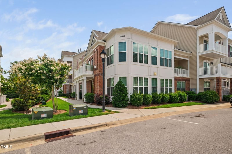 10310 Sablewood Dr, Raleigh, NC 27617