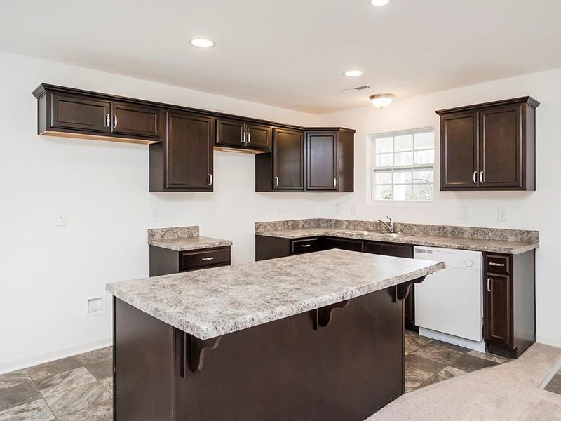 1032 Apple St, Burlington, NC 27215