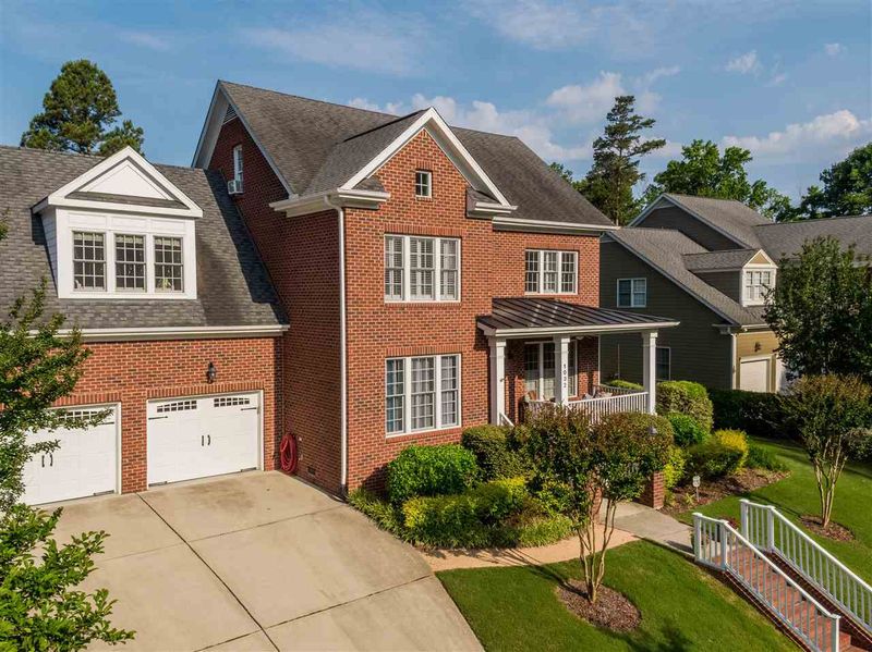 1032 Pinehurst Dr, Chapel Hill, NC 27517