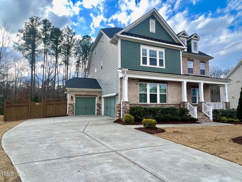 1032 Queensdale Dr, Cary, NC 27519