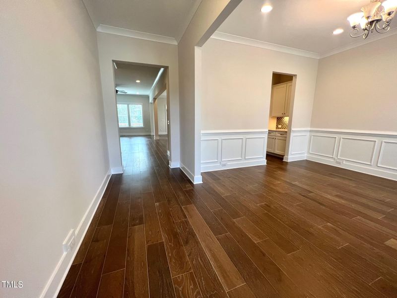 1032 Queensdale Dr, Cary, NC 27519