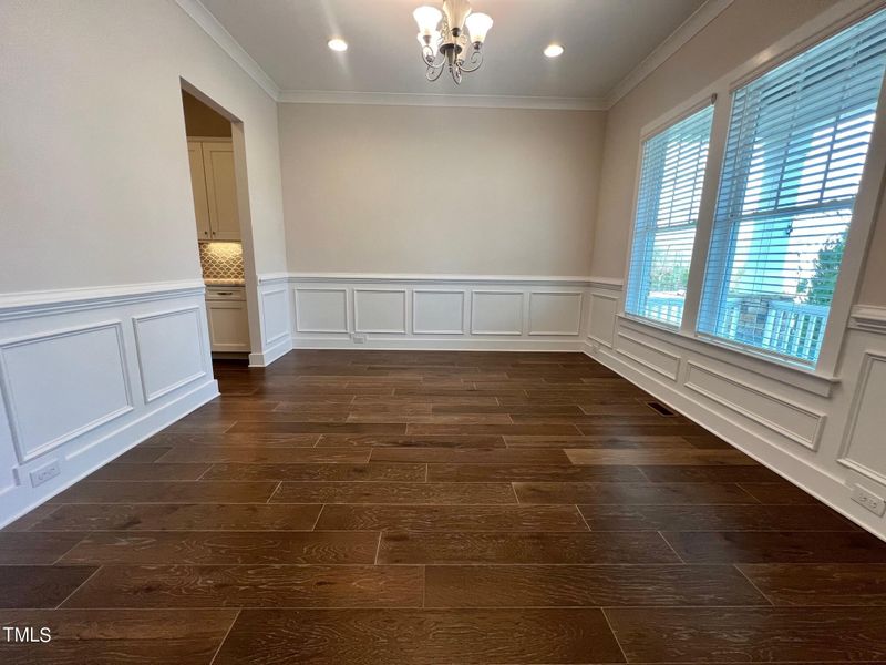 1032 Queensdale Dr, Cary, NC 27519