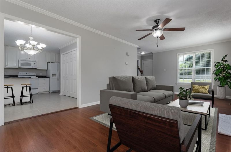 1033 Ashton Hollow Dr, Raleigh, NC 27603