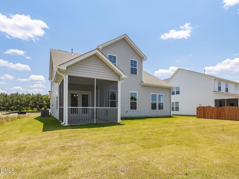 1033 Bolton Pointe Dr, Zebulon, NC 27597