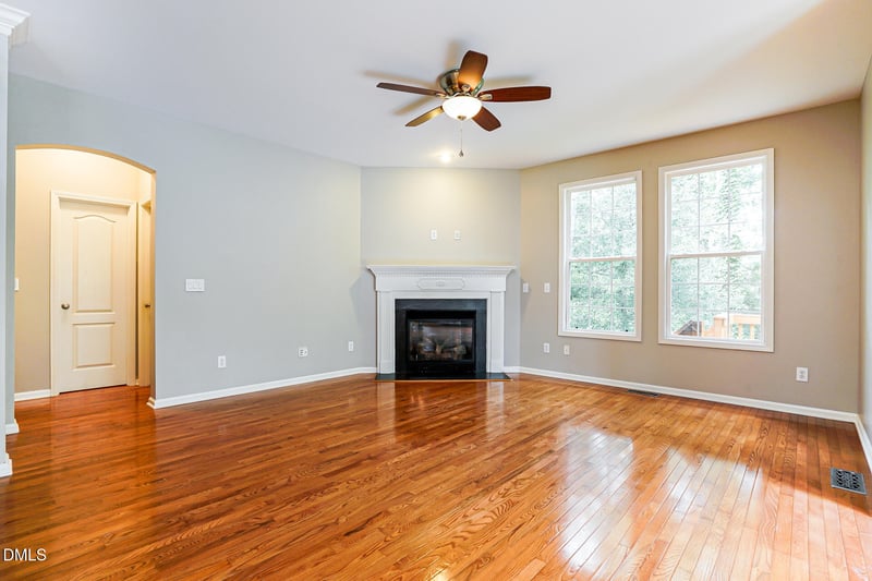 1033 Crystalwater Dr, Fuquay Varina, NC 27526