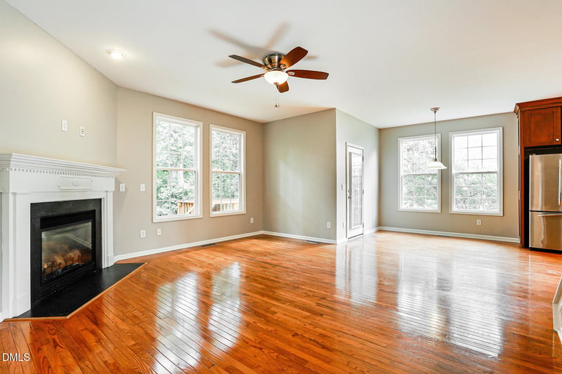 1033 Crystalwater Dr, Fuquay Varina, NC 27526