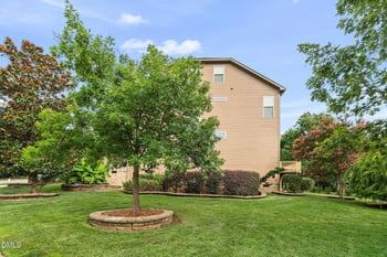 1033 Kennicott Ave, Cary, NC 27513