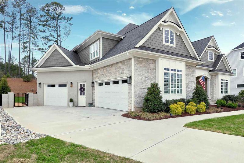 1033 Montvale Ridge Dr, Cary, NC 27519